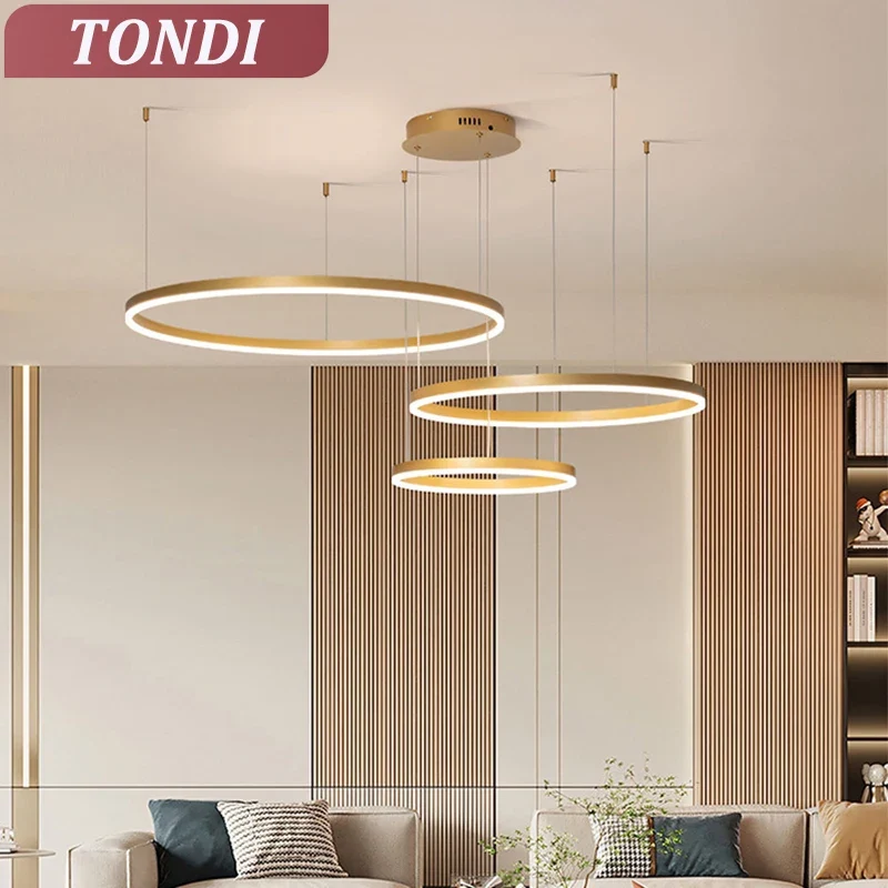 Moderner LED Ring Kronleuchter Gebürstetes Gold und Schwarz für Elegantes Esszimmer