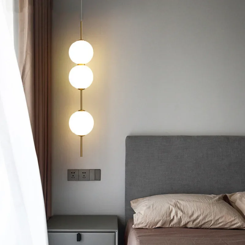 Moderne Glaskugel Pendelleuchte für Schlafzimmer und Eingangsbereich Deko