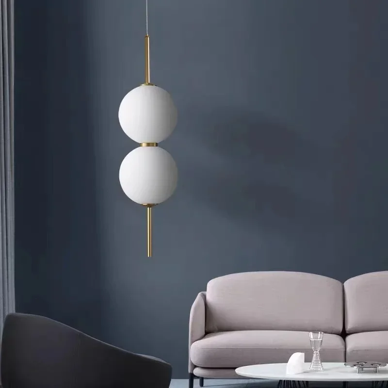 Moderne Glaskugel Pendelleuchte für Schlafzimmer und Eingangsbereich Deko