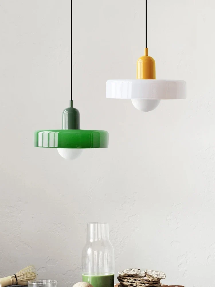Bauhaus Glas Pendelleuchte Kronleuchter Zeitlos für Stilvolles Esszimmer und Café