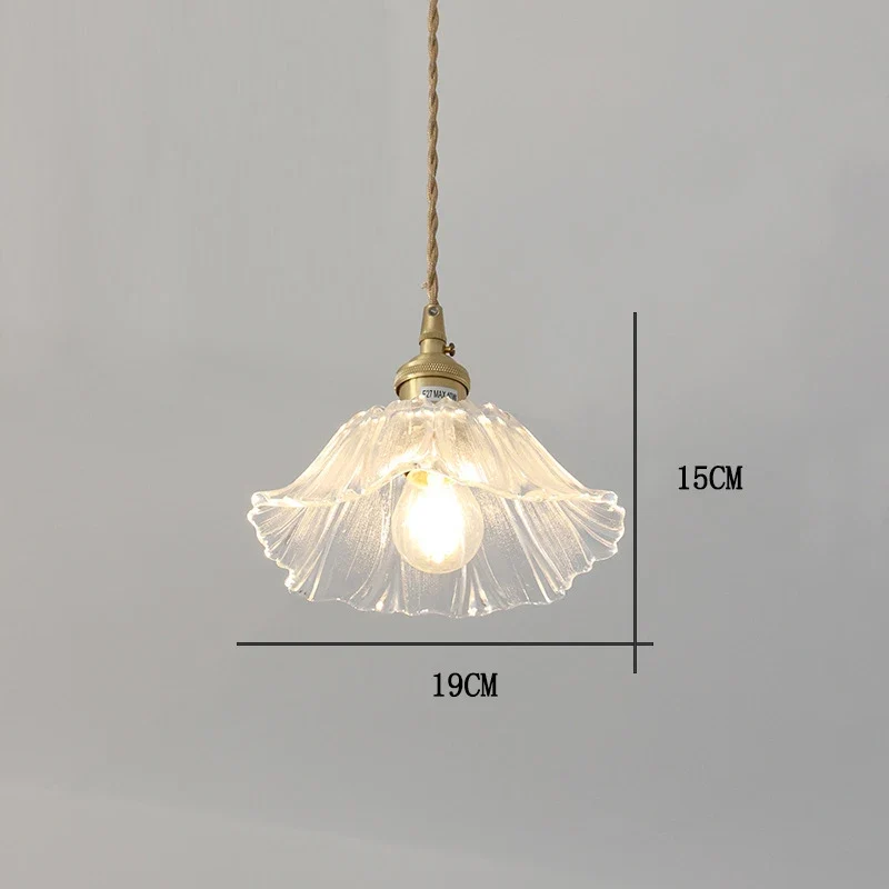 Florales Glas Pendelleuchte Vintage für Elegant Eingerichtete Wohnräume