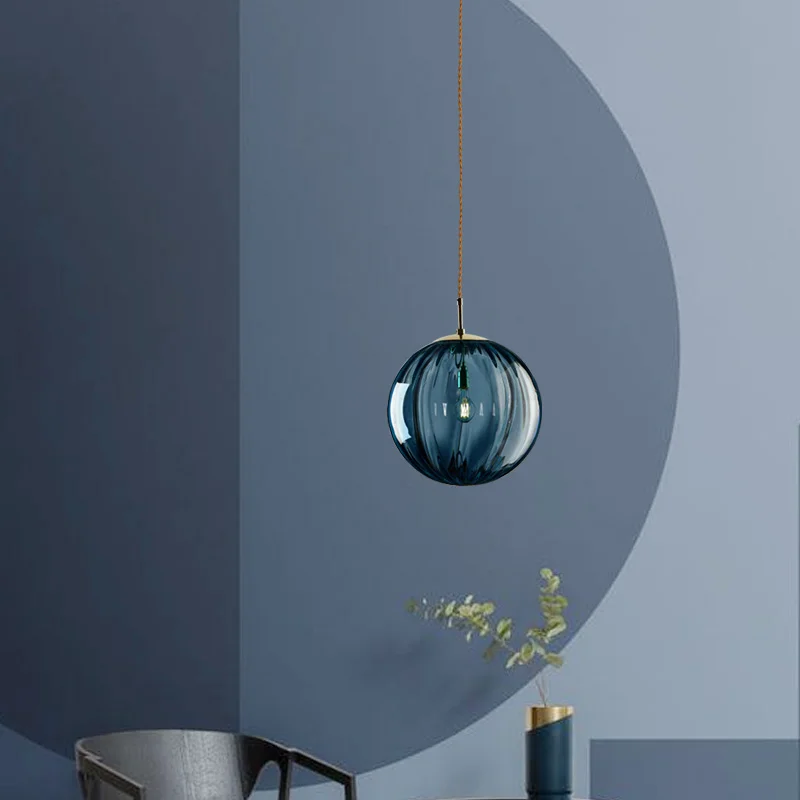 Moderne Glaskugel Pendelleuchte Zeitgemäß für Esszimmer und Kücheninsel