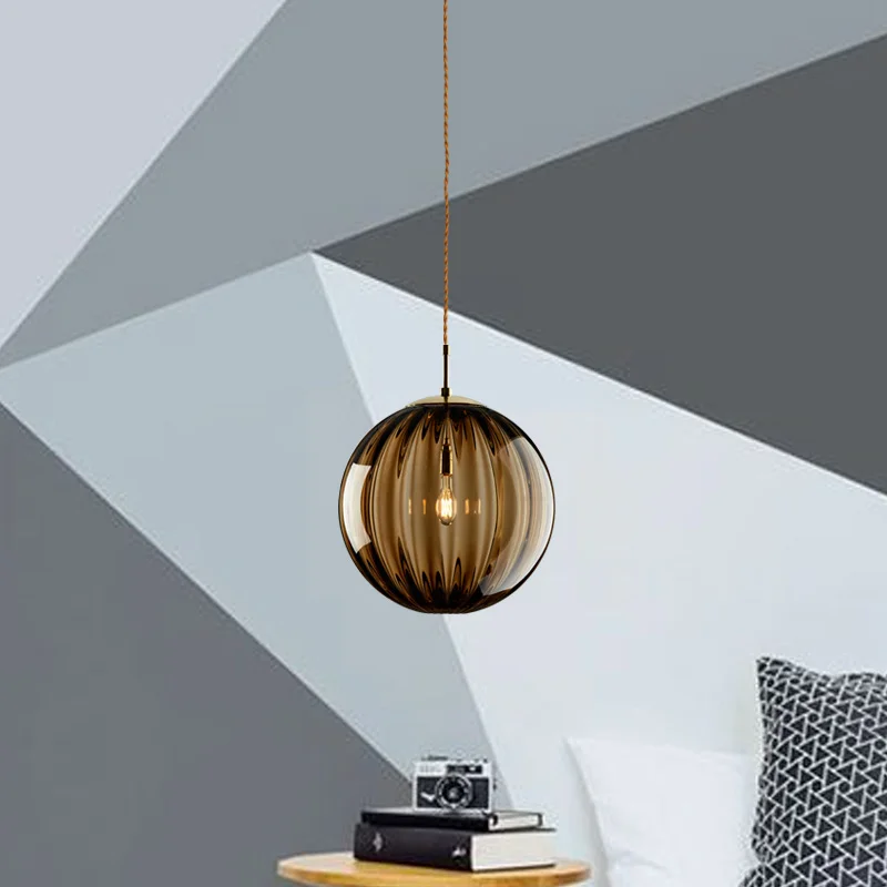 Moderne Glaskugel Pendelleuchte Zeitgemäß für Esszimmer und Kücheninsel