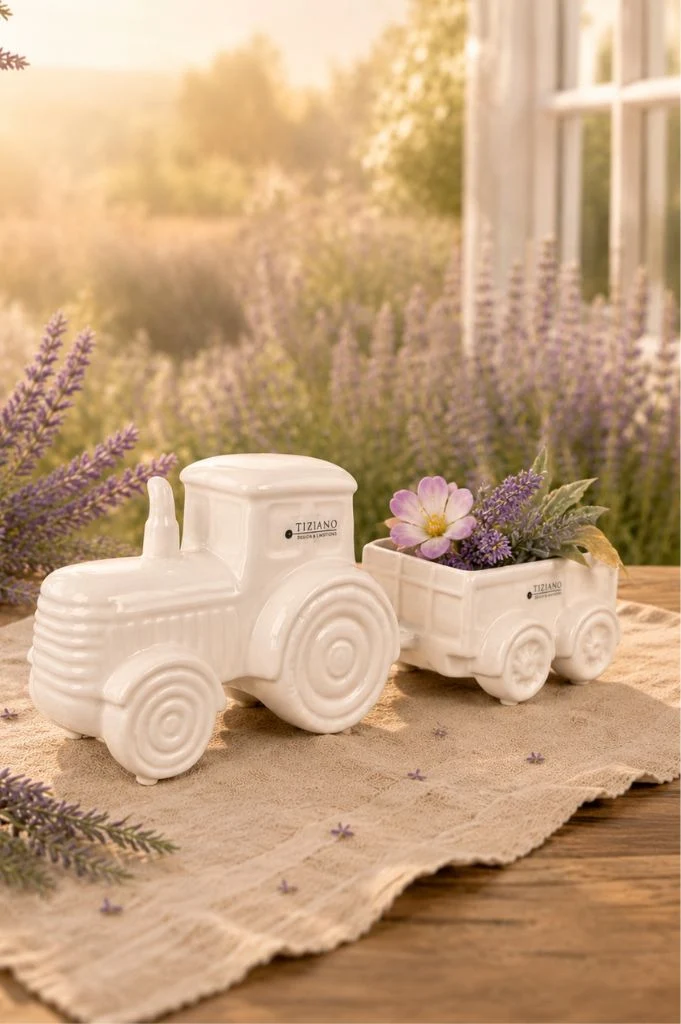 Traktor m.Anhänger Marradi 29cm creme-weiß