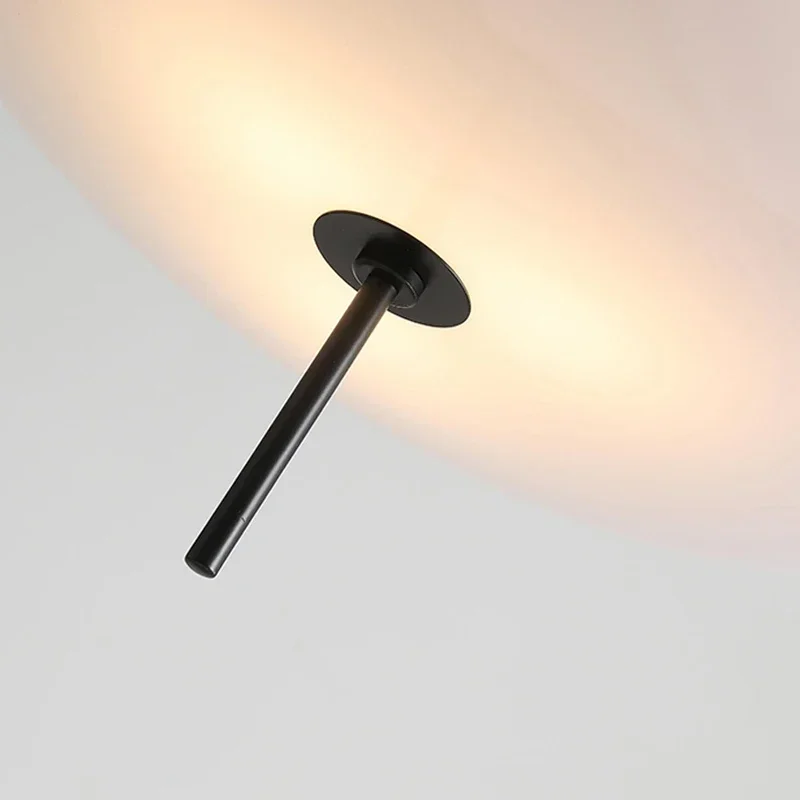 Nordische Untertassen LED Pendelleuchte für Wohnzimmer und Café Breite Form