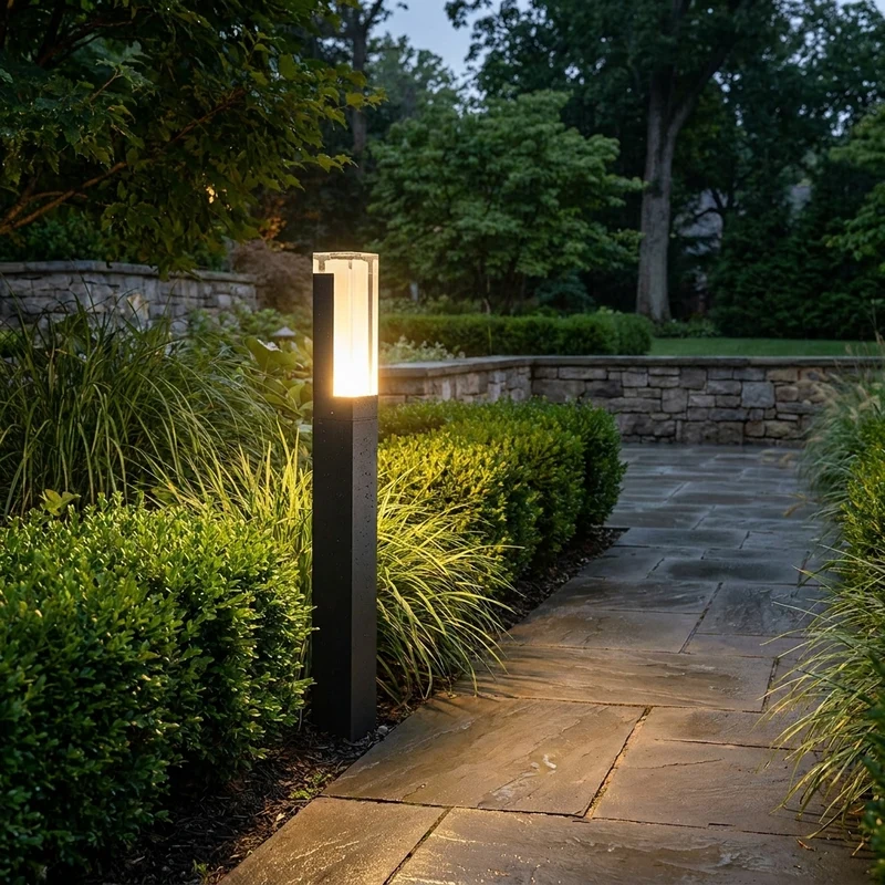 Moderne LED Wegeleuchte aus Aluminium für Gartenweg und Einfahrt