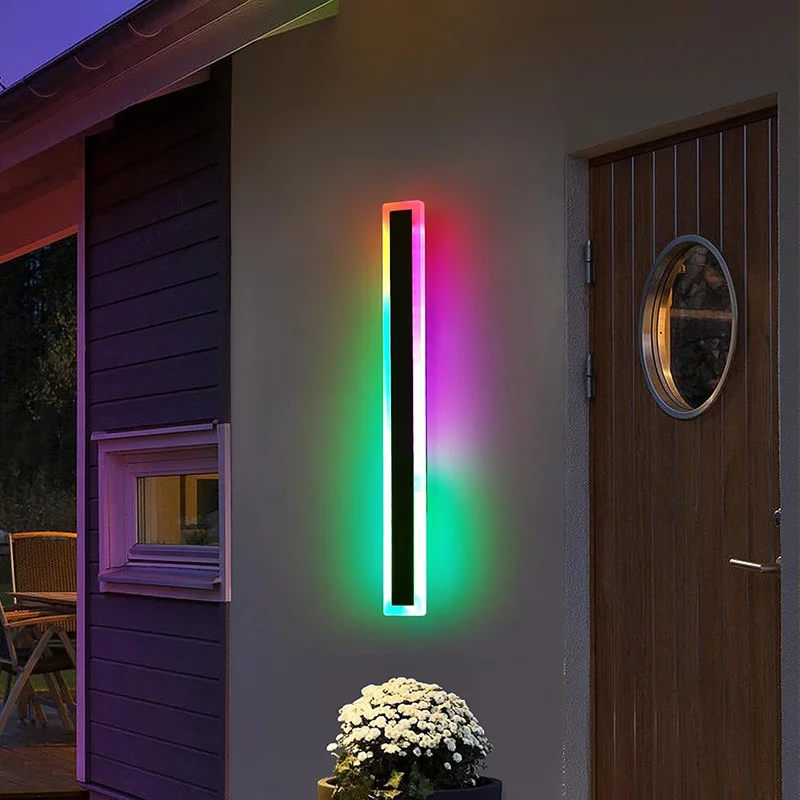 Moderne RGB LED Wandleuchte mit Fernbedienung für Innen und Außen