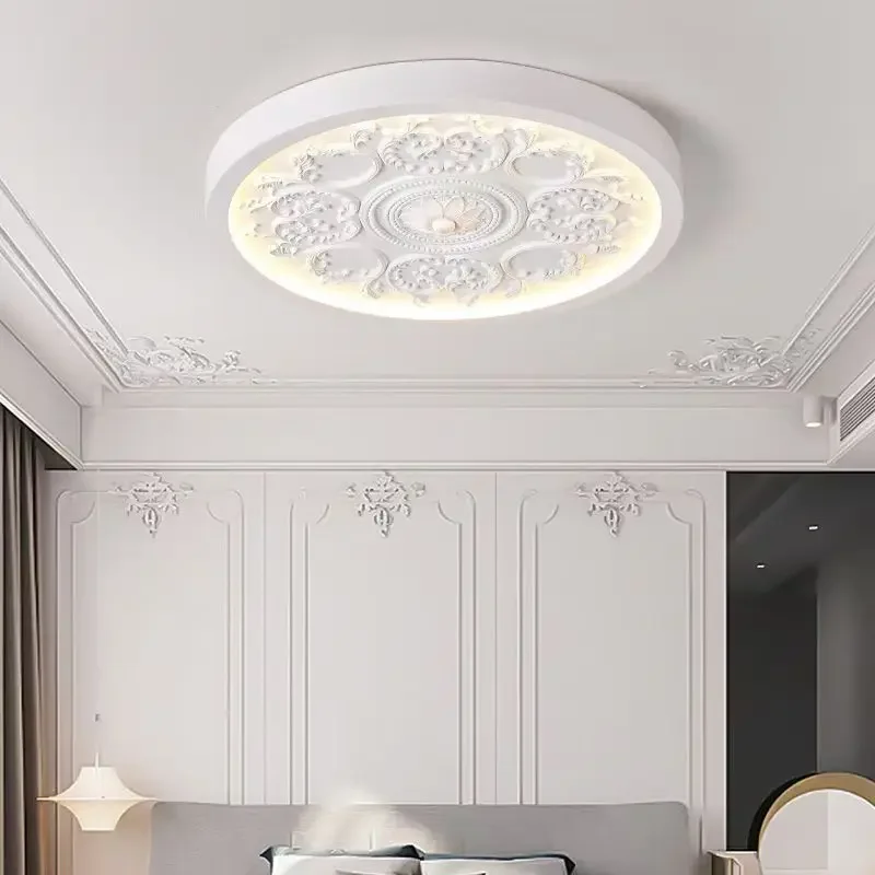 Französische Deckenleuchte Creme mit Schnitzwerk für Schlafzimmer und Arbeitszimmer