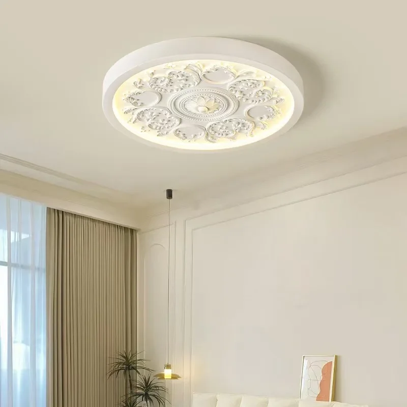 Französische Deckenleuchte Creme mit Schnitzwerk für Schlafzimmer und Arbeitszimmer