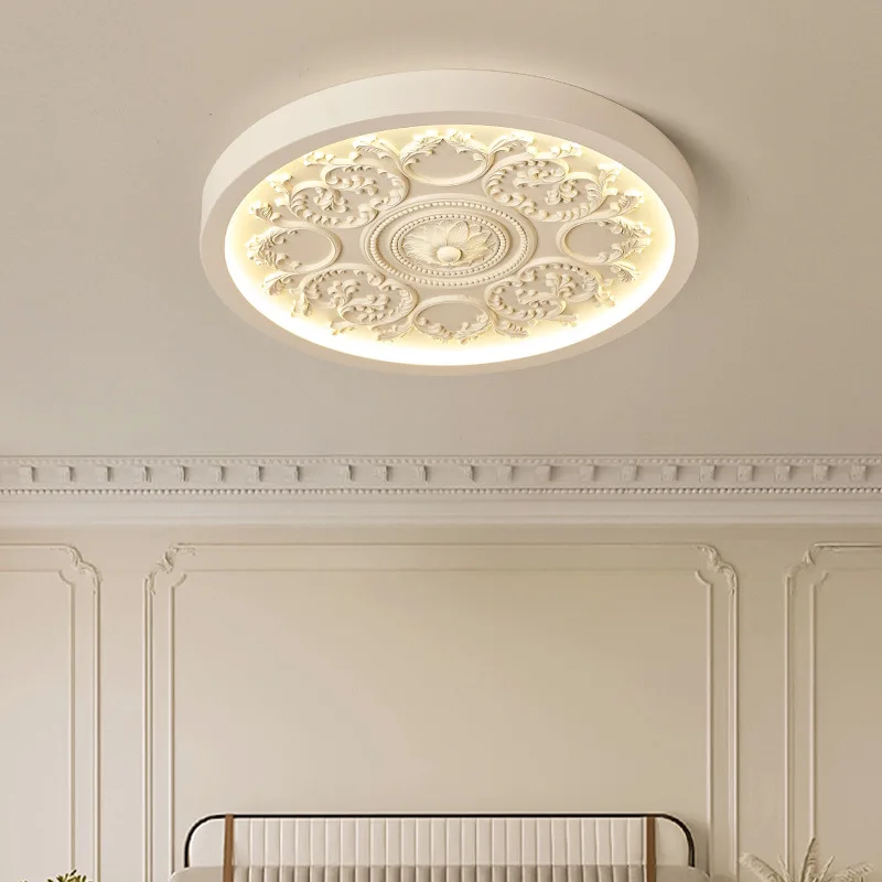 Französische Deckenleuchte Creme mit Schnitzwerk für Schlafzimmer und Arbeitszimmer