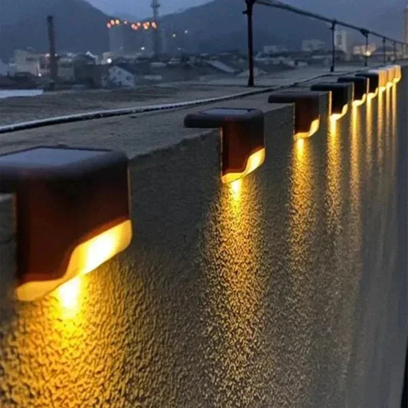 Moderne Solar LED Stufenleuchte für Gartentreppe und Außenweg