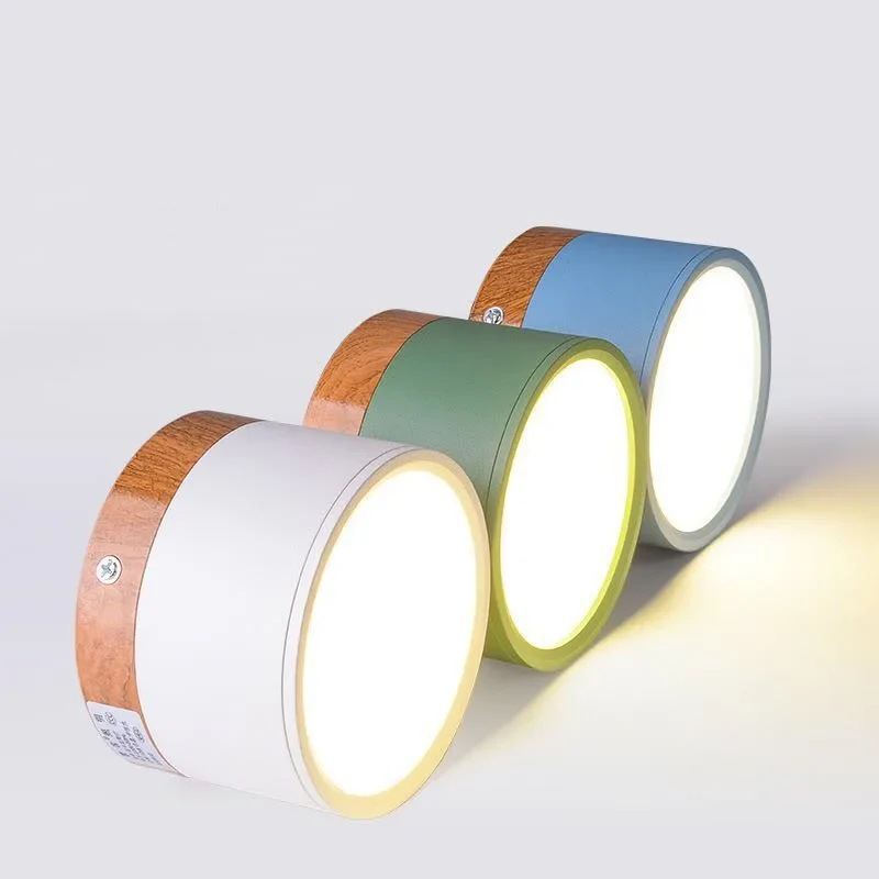 Minimalistischer Holz LED Deckenspot für Minimalistische Wohnräume und Büros