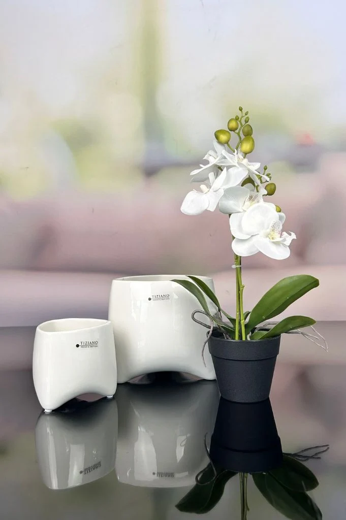 Kübel Triangolo creme-weiß