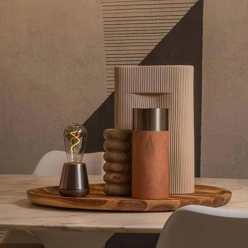 Akku-Tischleuchte One Table
