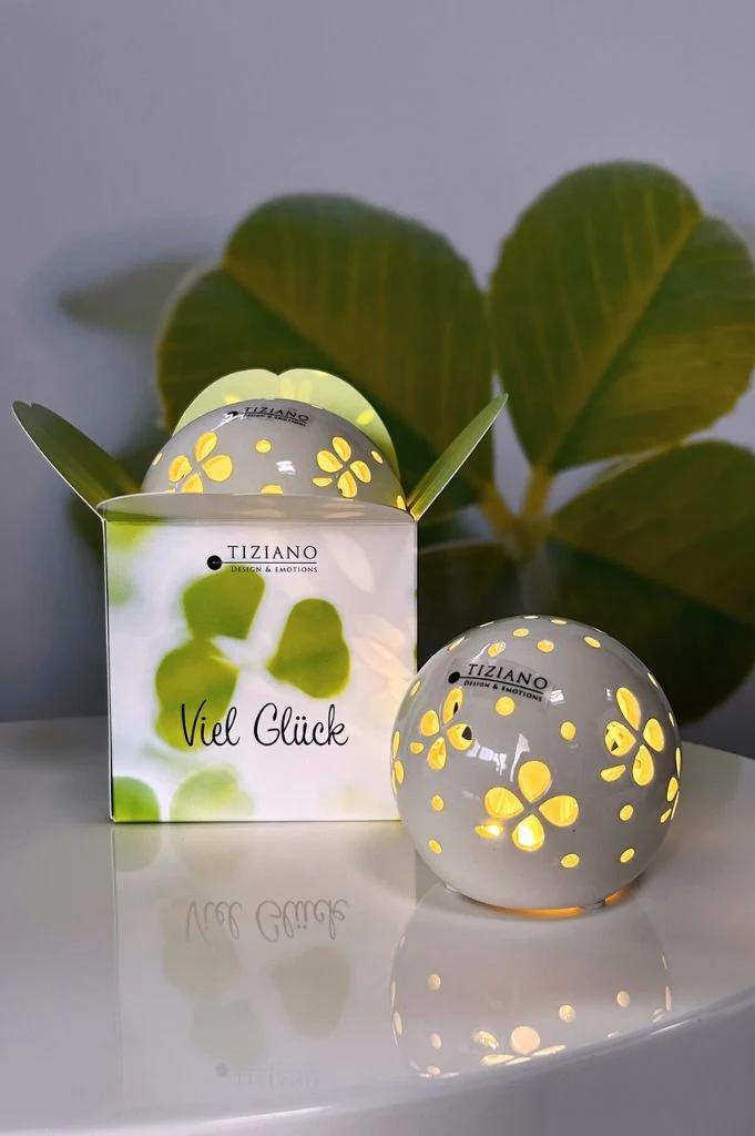 Würfelbox Glücksblatt Deko Lichtkugel Pallina LED