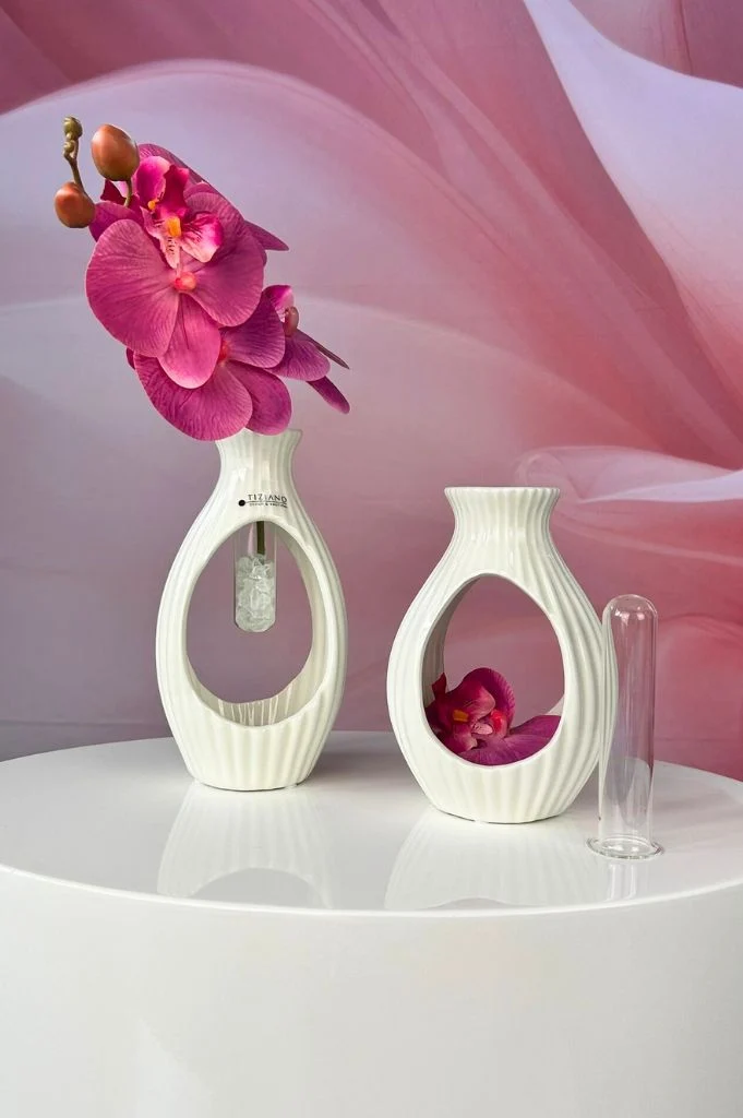 Vase Prisma creme mit Glasröhrchen