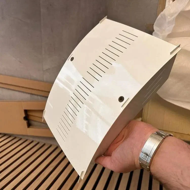 Ringkerntrafo mit weißer Abdeckung 150W
