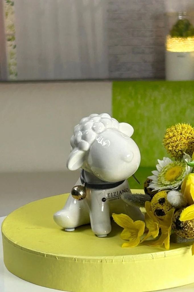 Deko Lamm Tonja mit Glocke creme-weiß