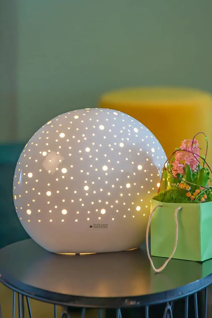 Lampe Mendini oval weiß creme