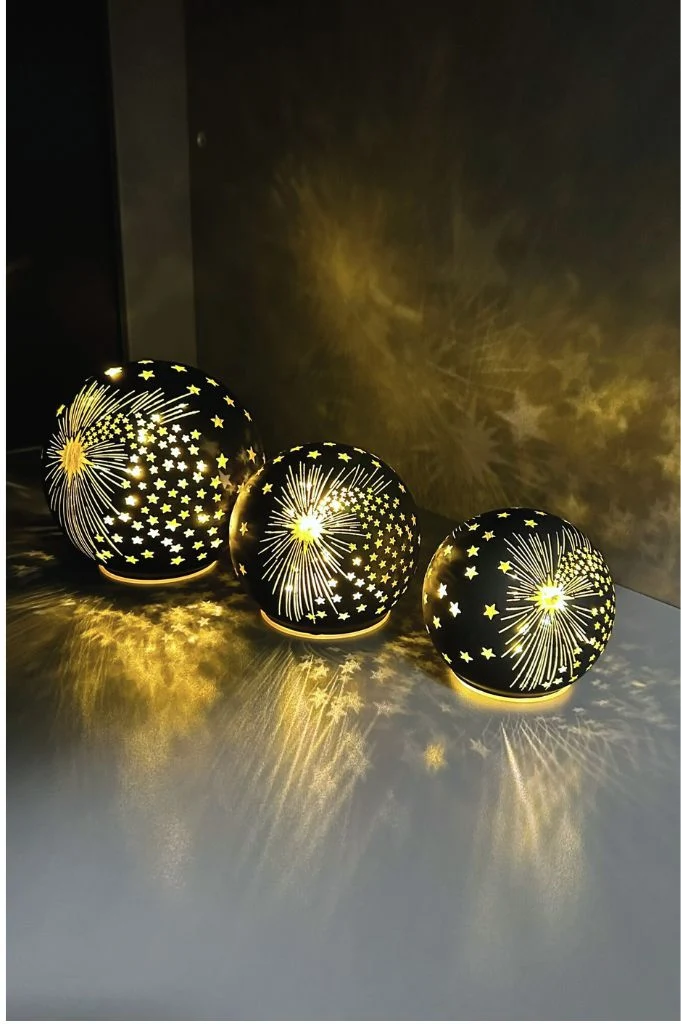 Glaskugel Spirit LED schwarz mit Sternen