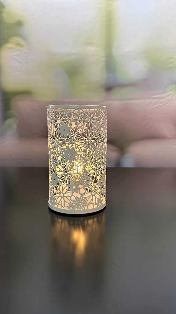 Tischlicht Metall Fiori LED creme oder grün