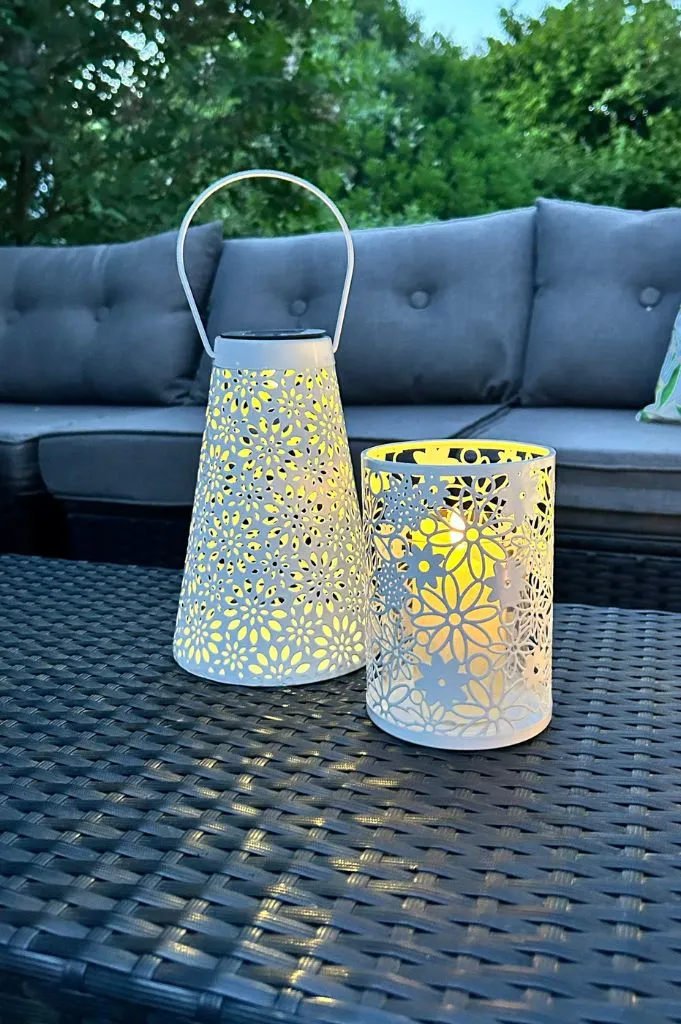 Tischlicht Metall Fiori LED creme oder grün