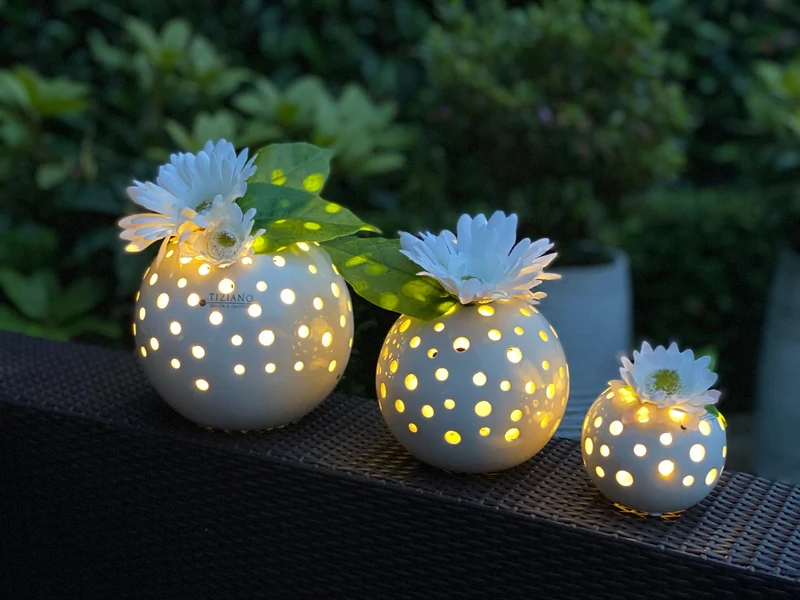 Lichtkugel Padova LED mit Gerbera weiß