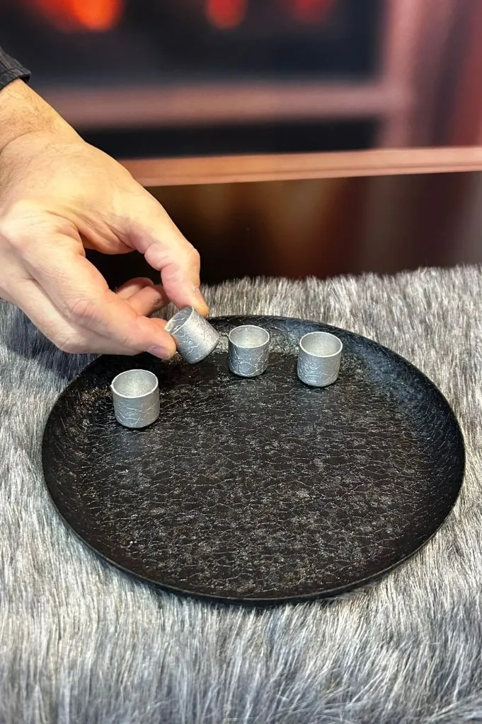 Magnetteller schwarz rund 20cm mit Kerzentüllen