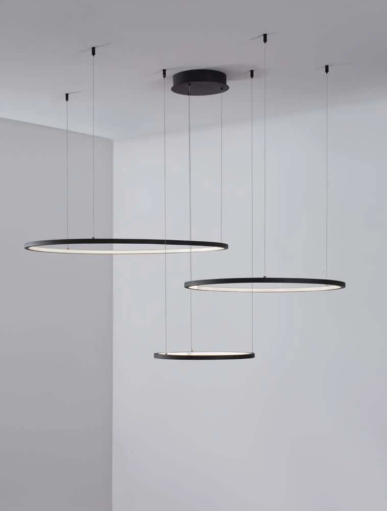 Purple LED Pendelleuchte 3-flammig Ø 130cm 3000K