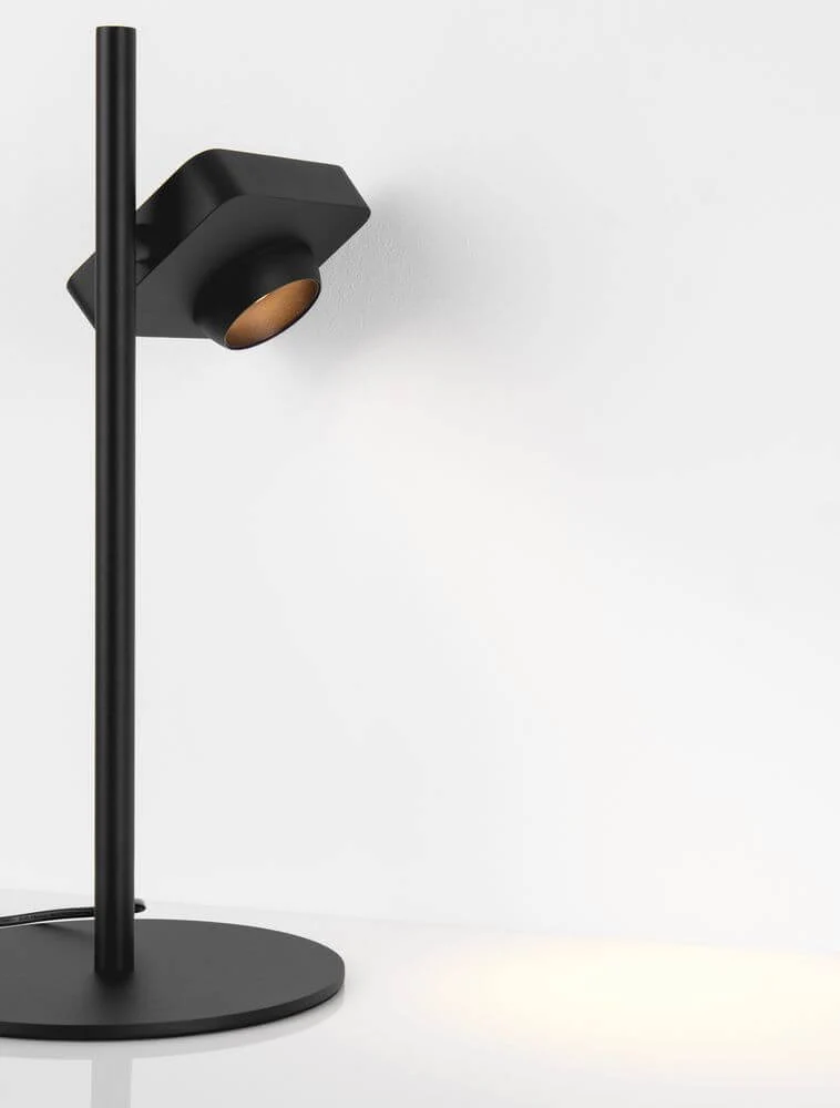 Kedros LED Tischleuchte 3000K mit Lampenfuß