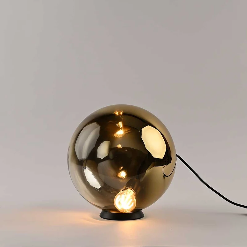 s.luce Orb Glaskugel Tischlampe