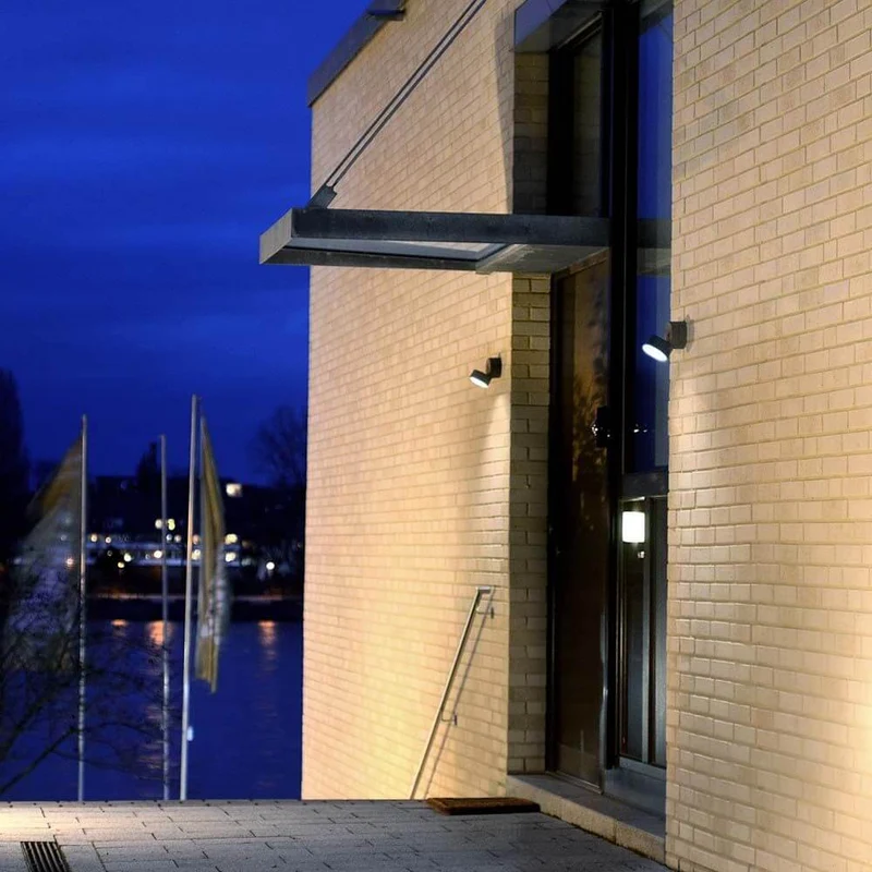 Trumpet L 90° schwenkbare LED-Außenwandleuchte IP54 Anthrazit