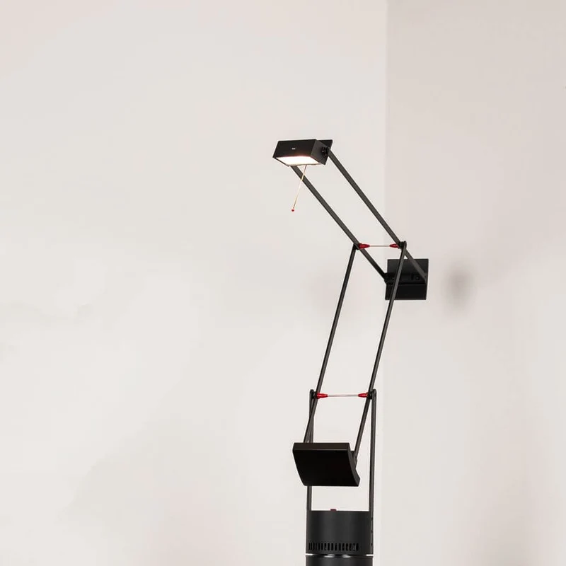 Artemide Tizio 35 Schreibtischleuchte Schwarz