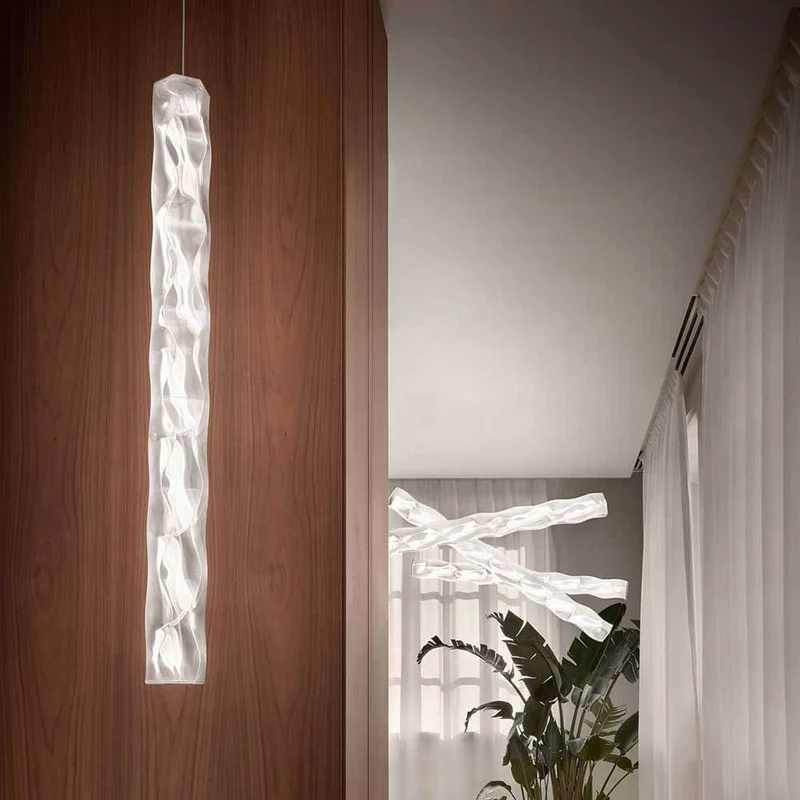 Slamp Hugo LED-Pendelleuchte vertikal aus Lentiflex-Kunststoff