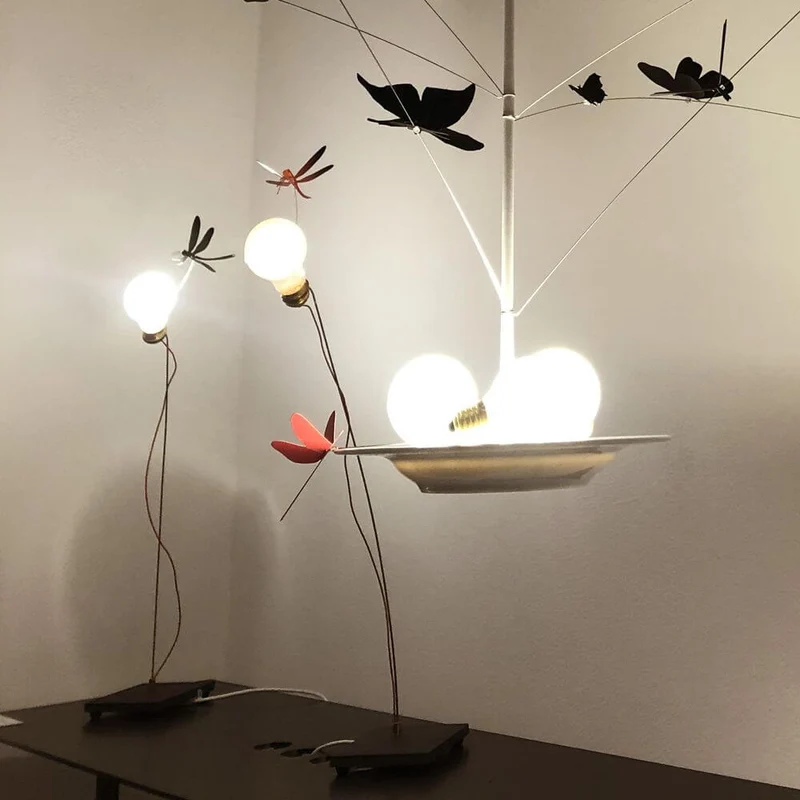 Ingo Maurer Tischleuchte I Ricchi Poveri Bzzzz mit Libelle