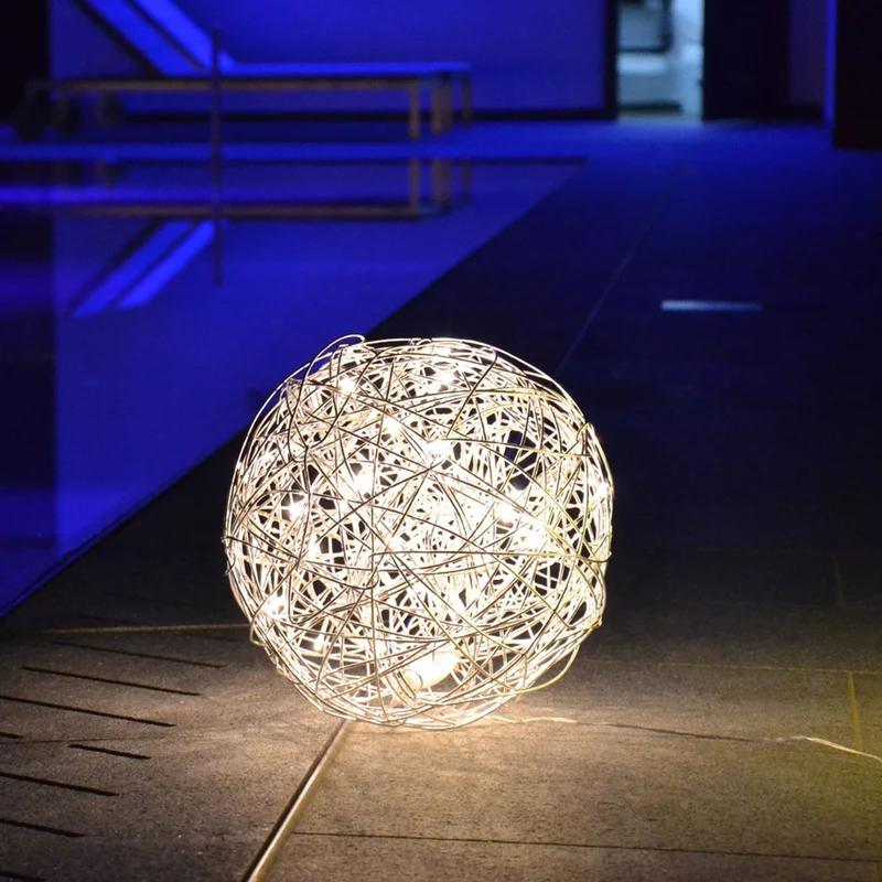 s.luce Mesh LED-Drahtkugel Innen & Außen Warmweiß
